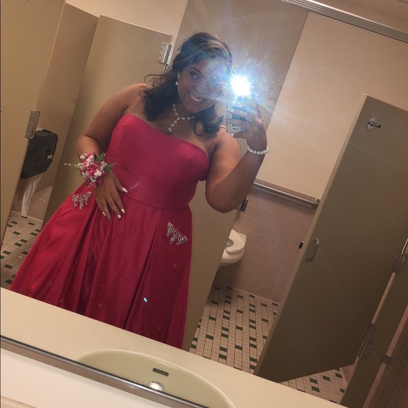 PROM DRESS!!!! - Picture 2 of 4